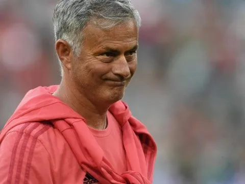 Mourinho ca thán: Liverpool mua mọi thứ, Man Utd cần phải bổ sung