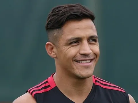 NÓNG: Alexis Sanchez sẵn sàng bay đến Mỹ hội quân cùng Man United