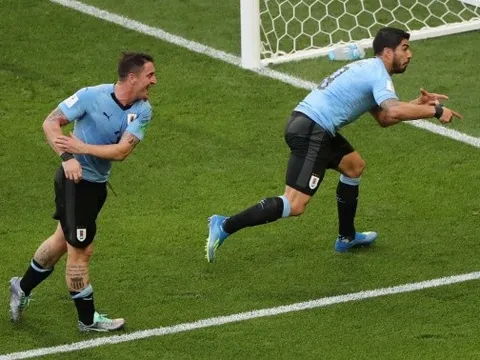 Luis Suarez viết sử với bàn thắng vào lưới Saudi Arabia