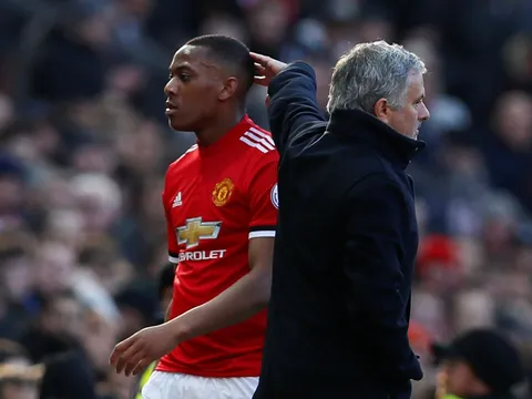 Chelsea gây rối MU: "Bố già" Sarri và điệp vụ Martial