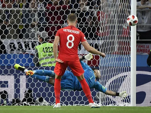 Henderson: 'Tôi sẽ xung phong đá penalty nếu phải "đấu súng với" Thuỵ Điển'