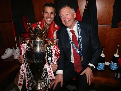 3 cầu thủ may mắn từng được Sir Alex lẫn Arsene Wenger dẫn dắt