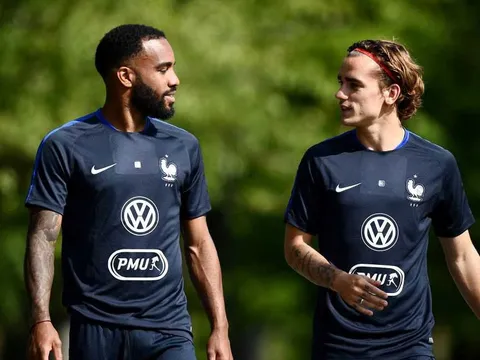 3 mùa gần nhất, Benzema, Costa, Griezmann đều ghi bàn ít hơn Lacazette