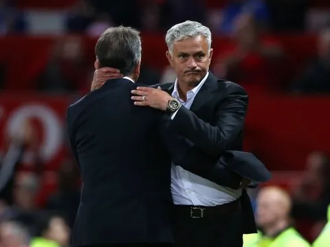Mourinho lập kỷ lục "bất bại", Pogba xứng danh "thần tài" của Man United