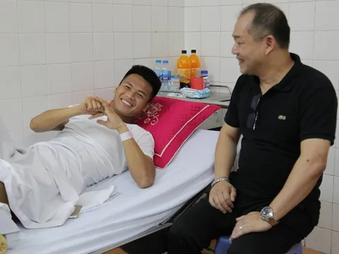 Gia đình Văn hào đồng cảm với Tấn Tài