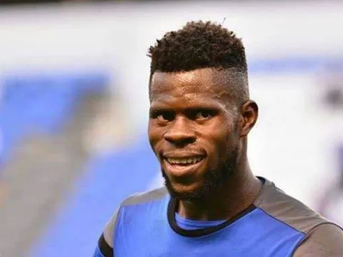 Bất ngờ với thủ môn 'già trước tuổi' của Nigeria