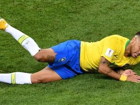Bị chỉ trích là 'thánh ăn vạ', Neymar đáp trả bất ngờ