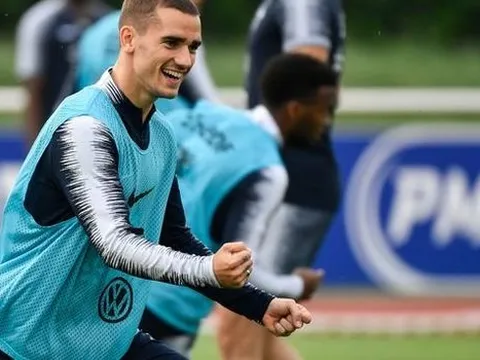 Griezmann khiến toàn bộ phóng viên 'đứng hình' với thông báo chuyển nhượng