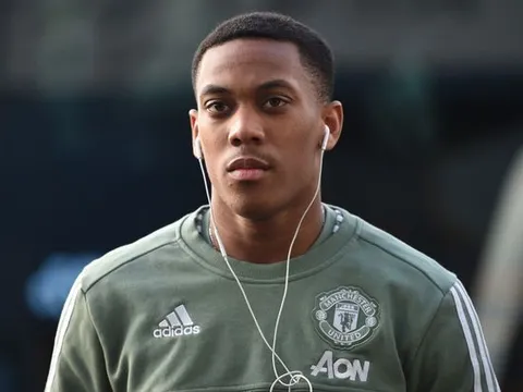 Deschamps thúc Martial đến Juventus