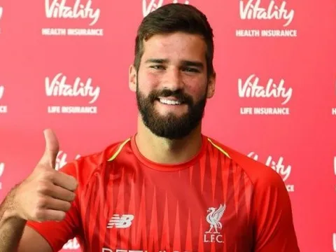 Totti: 'Roma phải bán Alisson cho Liverpool'