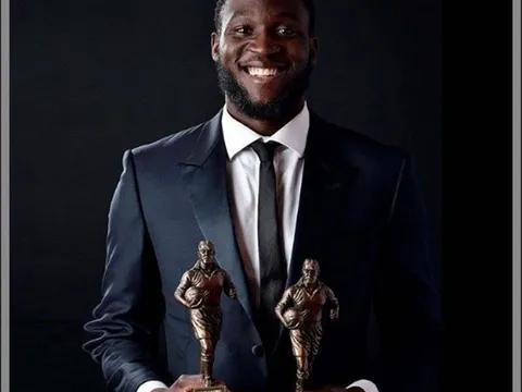 Lukaku bảnh bao 'ẵm' 2 giải thưởng của Everton