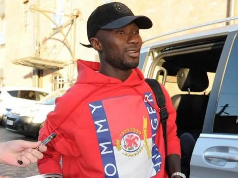 NÓNG: Naby Keita đã đến Liverpool, sẵn sàng ra mắt Jurgen Klopp và các đồng đội