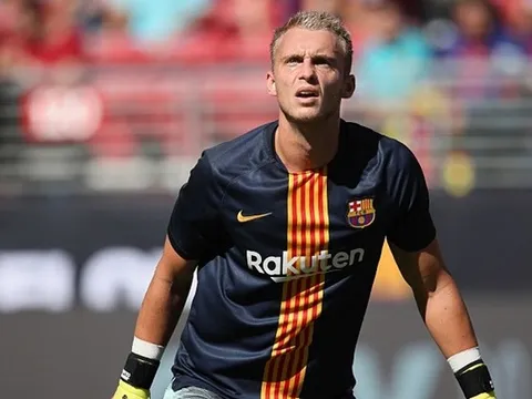 HLV Valverde lên tiếng CHỐT tương lai thủ thành Cillessen