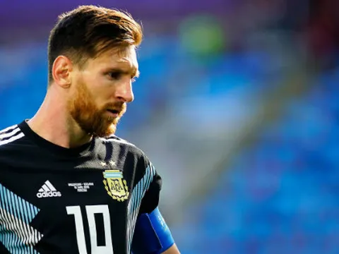 5 điểm nhấn Argentina 1-1 Iceland: Ronaldo 3, Messi -1; Thấp thoáng màu thiên thanh