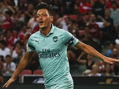 5 điểm nhấn Arsenal 5-1 PSG: Emery định ra bộ khung, Ozil là hạt nhân