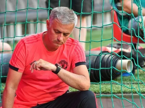 5 điểm nhấn Bayern 1-0 Man United: Khó hiểu Mourinho; Nhìn Neuer, De Gea có chạnh lòng?