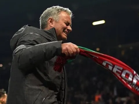 5 lí do vì sao Mourinho sẽ "cuốn gói" khỏi MU: Gậy ông đập lưng ông!