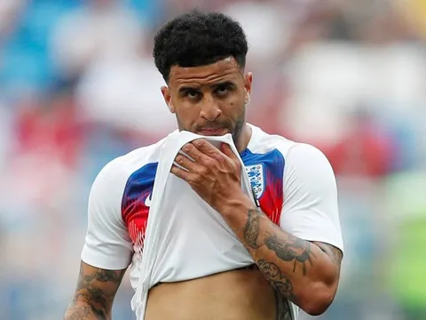 HLV Wenger chê bai quyết định dùng Kyle Walker của Southgate
