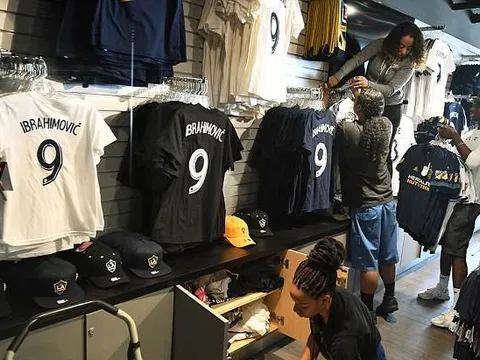 Kép phụ thay nhau tỏa sáng, Real thắng dễ Deportivo trên sân khách