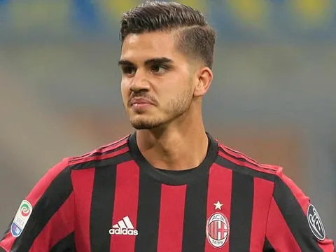 Thi đấu phập phù, "bom xịt" bị Milan "đá đi" ngay sau một năm
