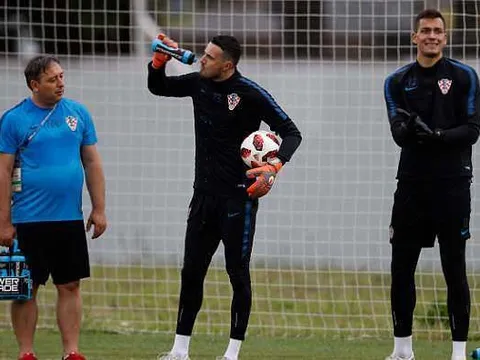 Sergio Ramos khoe cơ bắp 'khủng' chằng chịt hình xăm