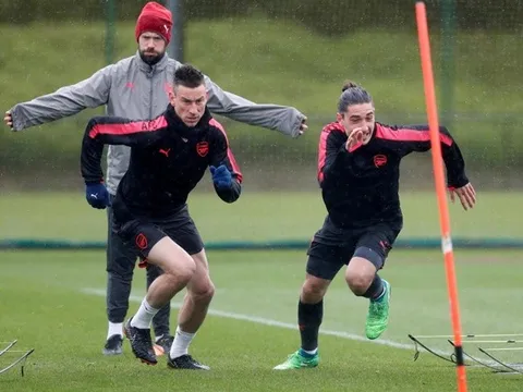 AS Roma ra mắt 'hung thần' của Man Utd