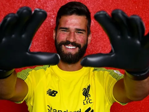 TOÀN CẢNH buổi họp báo của thủ môn đắt giá nhất thế giới, Alisson Becker!