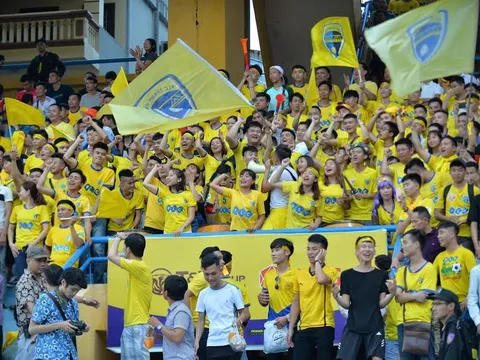 CĐV Thanh Hoá “phủ vàng” sân Hàng Đẫy của Hà Nội FC