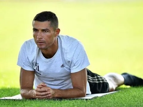 Costa: "Thật sự chúng tôi chẳng theo được Ronaldo"