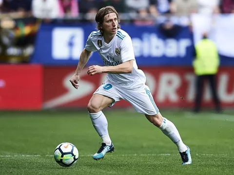 Perez cảnh báo: "Muốn Modric? Chồng đủ 750 triệu Euro đi đã"
