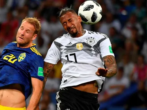 Gary Neville, Roy Keane nói lời đáng sợ về Jerome Boateng