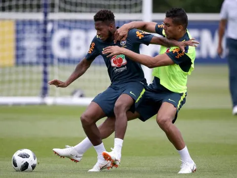Đây, lý do khiến 49 triệu bảng của MU ngồi nhà xem World Cup