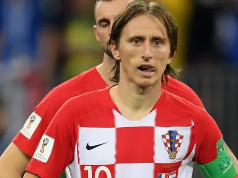 Sau World Cup rực sáng, hành động này của Modric lại đốn tim fan lần nữa