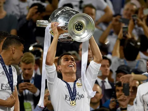 Real Madrid: Khi nhà Vua… ghen tị