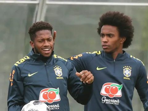 Willian khiến M.U sục sôi với tuyên bố về Fred