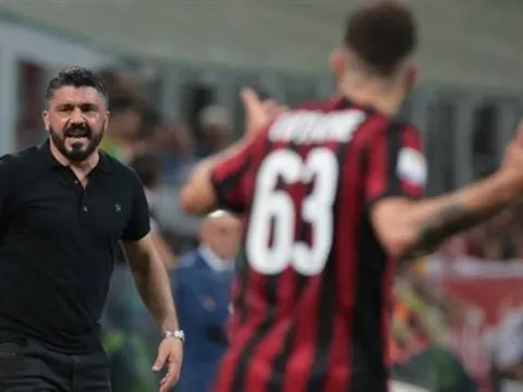 Thấy gì đằng sau thất bại của AC Milan trước Benevento?