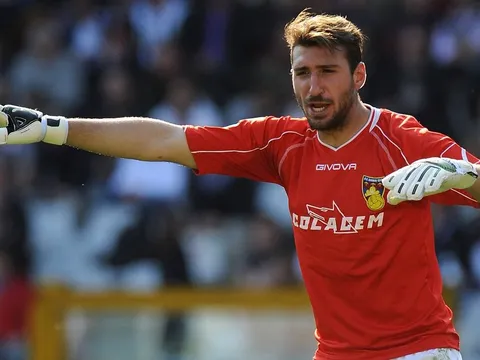 AC Milan "nuôi báo cô" người thân, Gianluigi Donnarumma ký hợp đồng mới