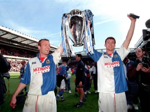Alan Shearer: "Gã cứng đầu" được cả nước Anh ngả mũ