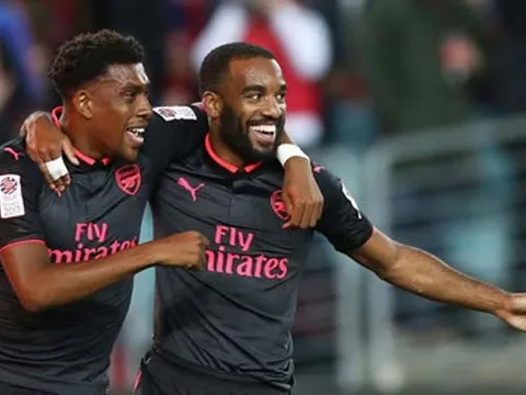 Alexandre Lacazette thể hiện ra sao vs Bayern Munich?