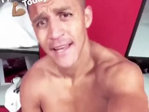 Alexis Sanchez 'một mình một cõi' ở Carrington