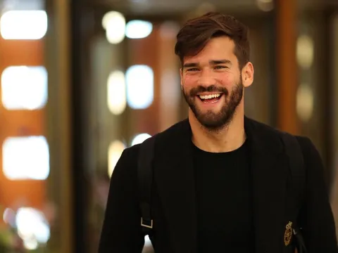 Alisson Becker: Từ chàng nghệ sĩ ẩn danh đến triệu phú bóng đá