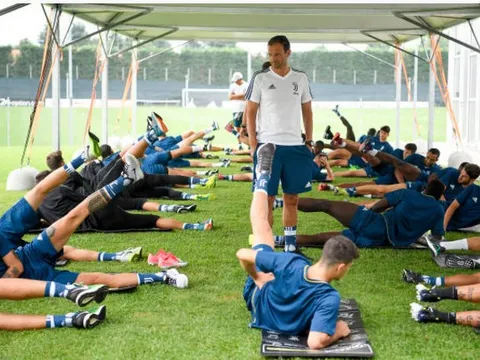 Allegri trở lại, buổi tập của Juventus đã dần nhộn nhịp