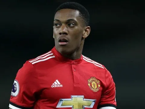 Huyền thoại Arsenal khuyên Martial nên sớm rời M.U