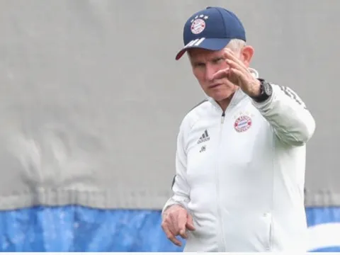 Ẵm "Chiếc đĩa bạc" không làm an lòng Jupp Heynckes