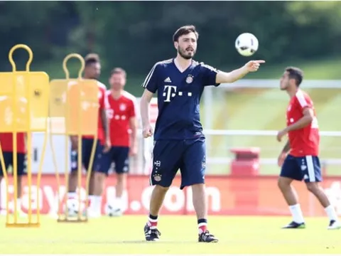 Ancelotti bận 'tám', con trai thay mặt chỉ đạo Bayern tập luyện