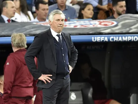 Ancelotti nói gì với trọng tài sau trận đấu?