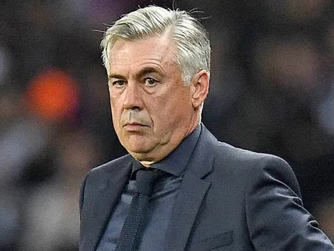Ancelotti vừa có buổi họp dài 3 tiếng tại Napoli