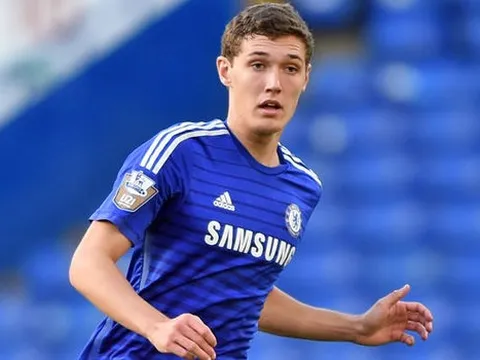 Phá nát cả mùa giải, Christensen vẫn được Conte bảo vệ