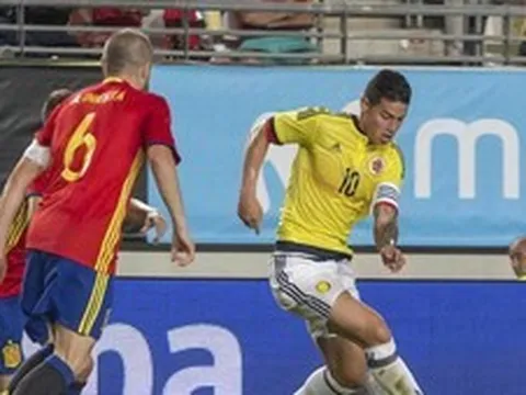 Andres Iniesta quẩy nát tuyến giữa Colombia (giao hữu)