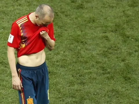 Andres Iniesta và thuyết âm mưu ở Luzhniki